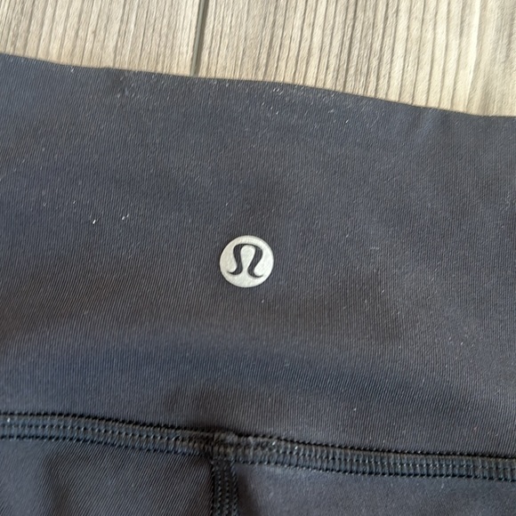 Lululemon Love Knot Crop 15” size 4 - Picture 3 of 7